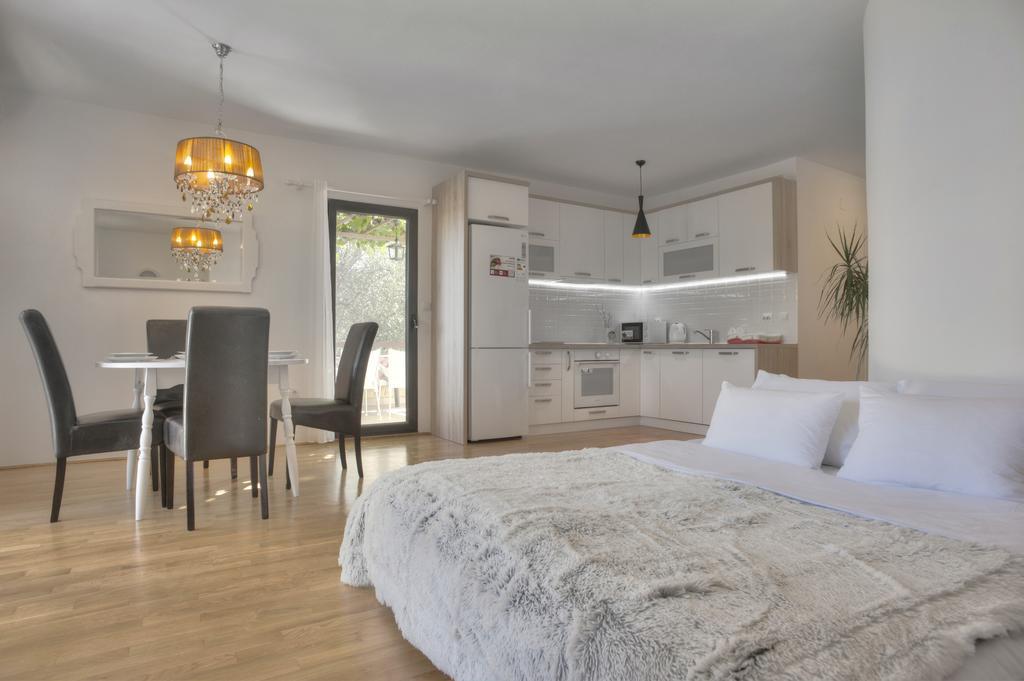 Gregovic Family Apartments Petrovac Exterior foto