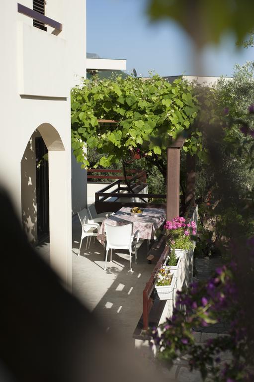 Gregovic Family Apartments Petrovac Exterior foto