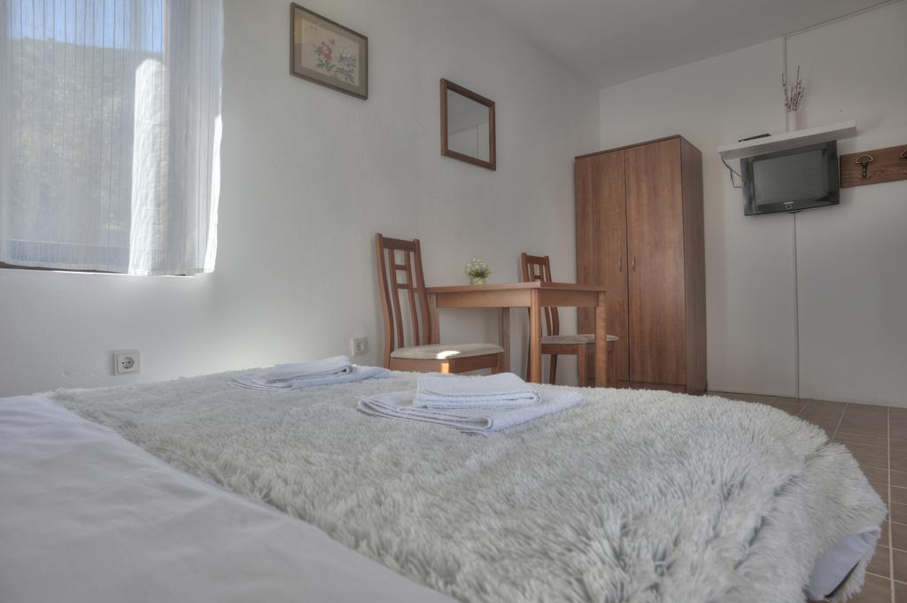 Gregovic Family Apartments Petrovac Exterior foto