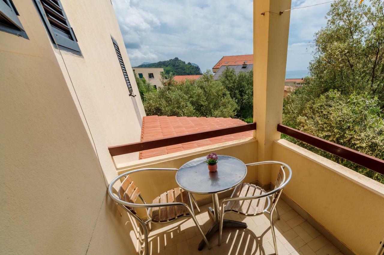 Gregovic Family Apartments Petrovac Exterior foto
