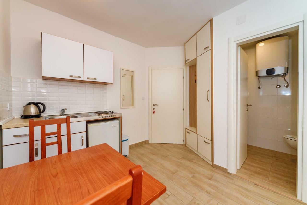 Gregovic Family Apartments Petrovac Exterior foto